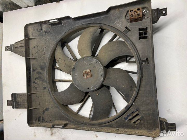 Вентилятор охлаждения радиатора Renault Megane