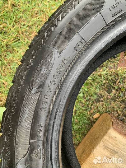 Goodyear UltraGrip Ice 235/50 R18 97T