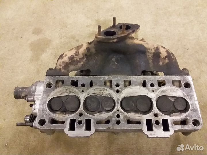 Головка двигателя