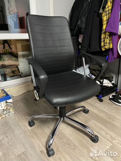 Компьютерное кресло офисное