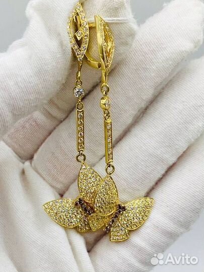 Золотые серьги с камнем