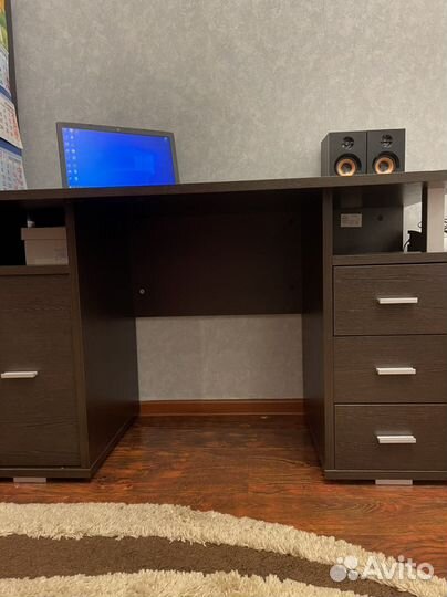 Стол письменный