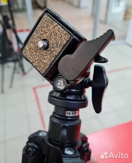 Штатив Continent HT3 Profi