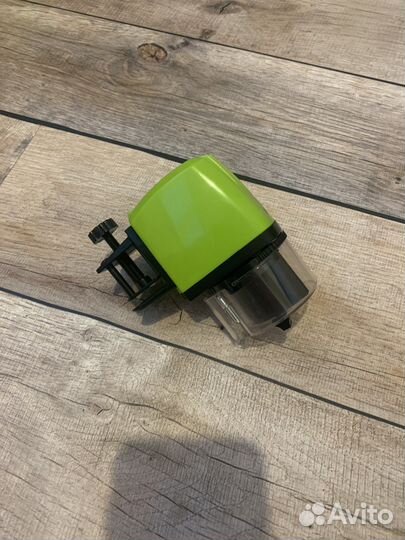 Автоматическая кормушка для рыб