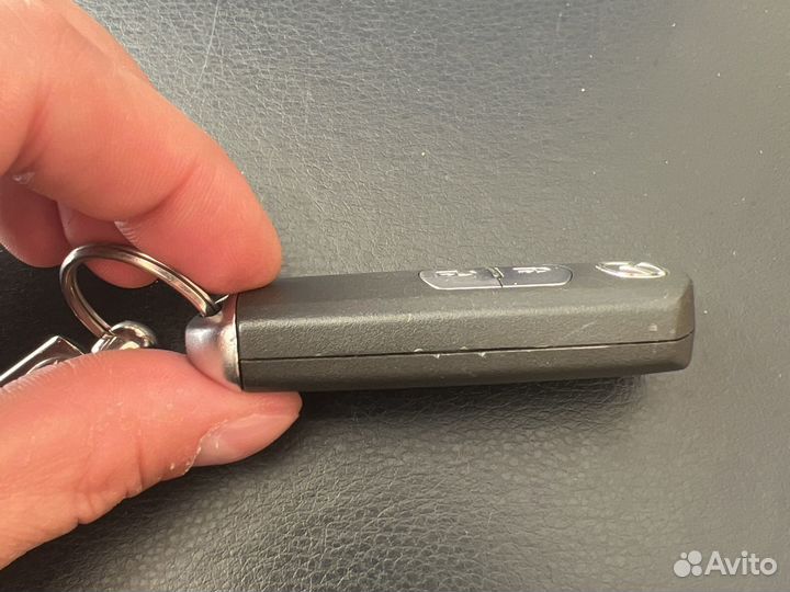 Ключ зажигания Mazda 2012 года