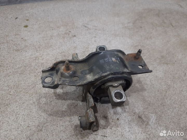 Подушка двигателя коробки для Skoda Rapid 2014