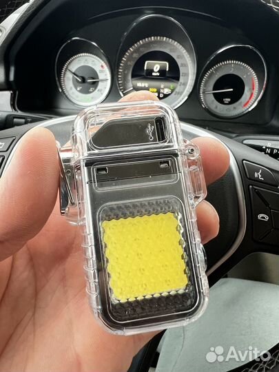 Крутая зажигалка с часами и фонарем