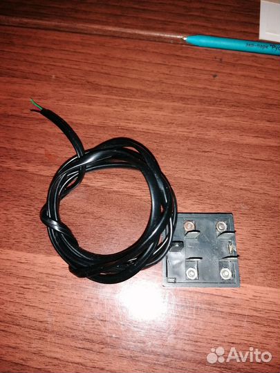 Разьем для телефона со шнуром