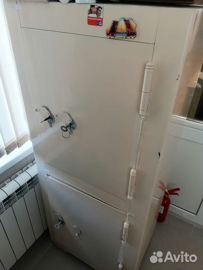 Сейф металлический