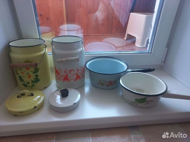 Дуршлаг и бидон эмалированный