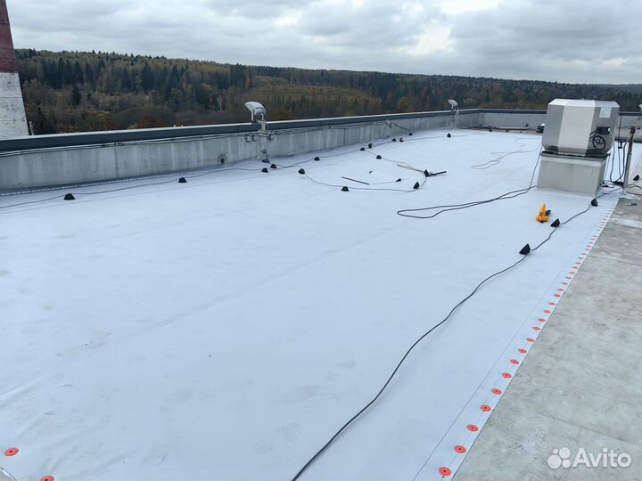 Монтаж плоской кровли из пвх мембраны