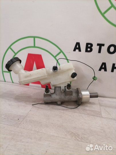 Главный тормозной цилиндр Nissan Note E11 HR16DE