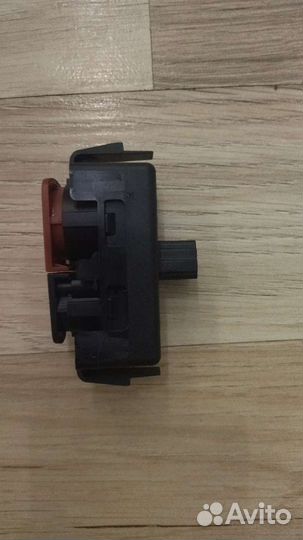 Аварийная кнопка рено флюенс/Меган 3