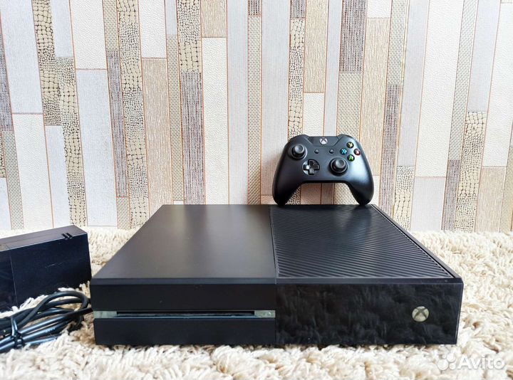 Xbox One (состояние новой + 450 игр)