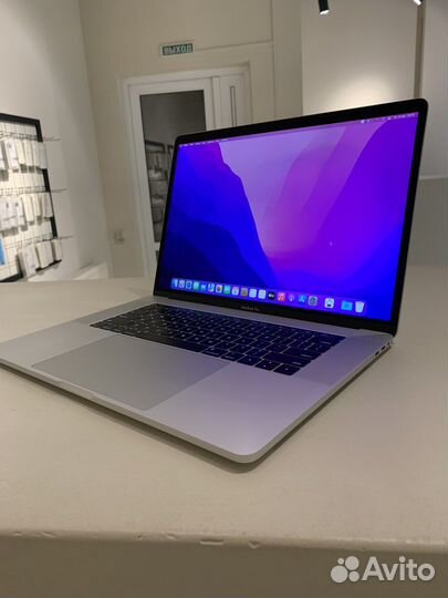 Macbook Pro 15 TouchBar i7 16/256
