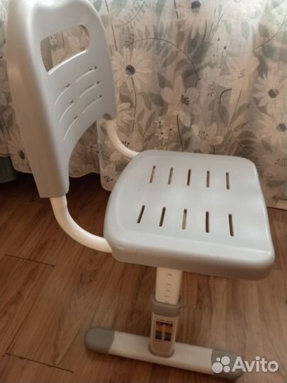 Растущая парта и стул бу