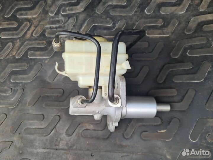 Главный тормозной цилиндр BMW X5 X6 e70 e71