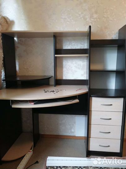 Компьютерный стол