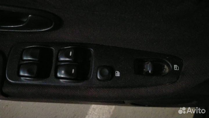 Mitsubishi Carisma 1.8 AT, 2001, 220 000 км