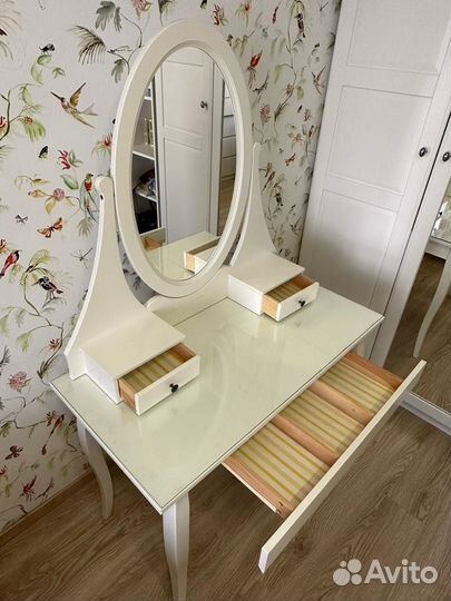 Туалетный столик с зеркалом IKEA