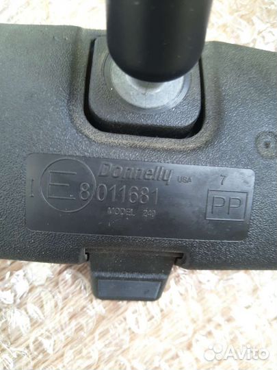 Зеркало заднего вида