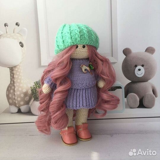 Вязаная кукла ручной работы
