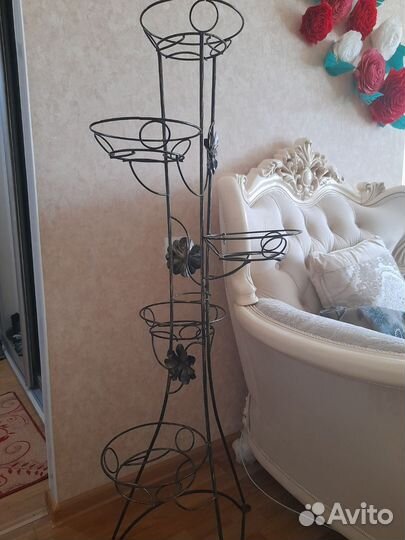 Подставка для цветов напольная металлическая