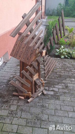 Мельница из дерева, избушка, тележка, колодец и др