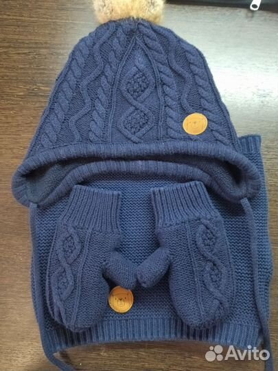 Комплект шапка и снуд варежки