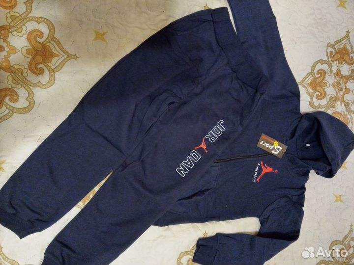Костюм спортивный детский новый