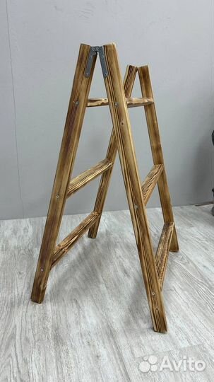 Вешалка напольная деревянная