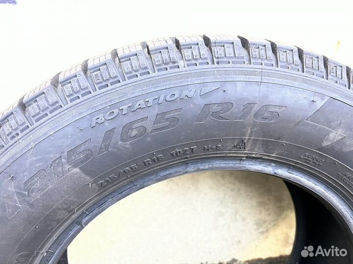 Pirelli Ice Zero 215/65 R16