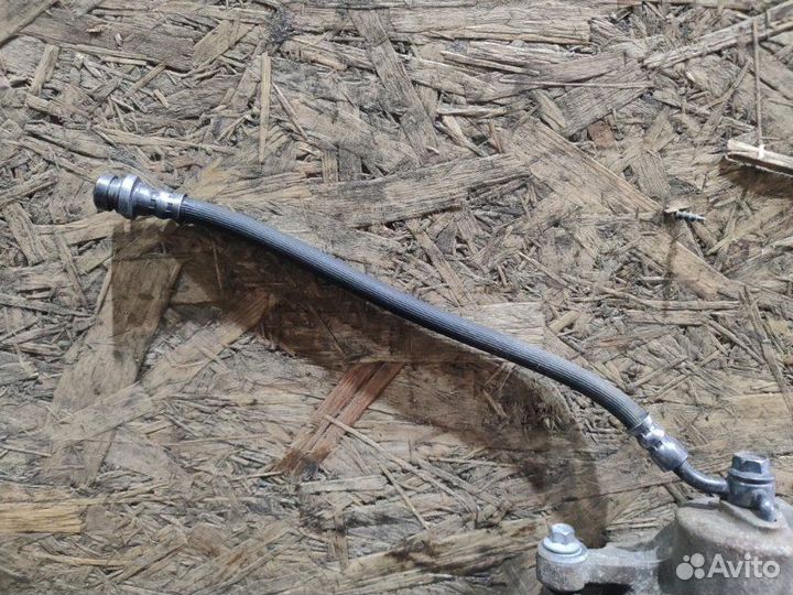 Суппорт тормозной задний правый Genesis G70 седан