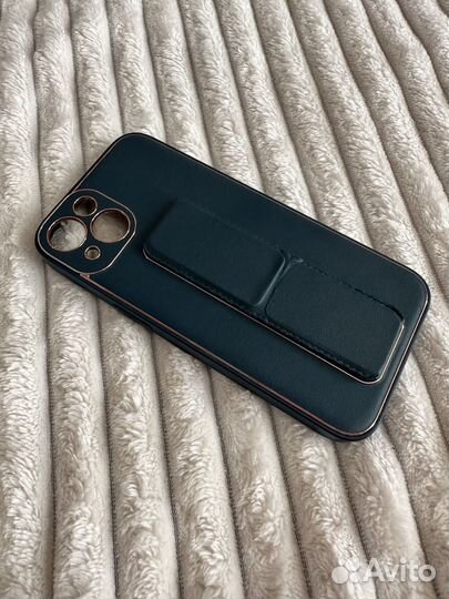 Чехол на iPhone 13