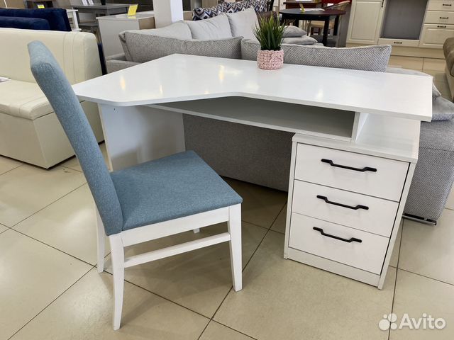 Угловой письменный стол