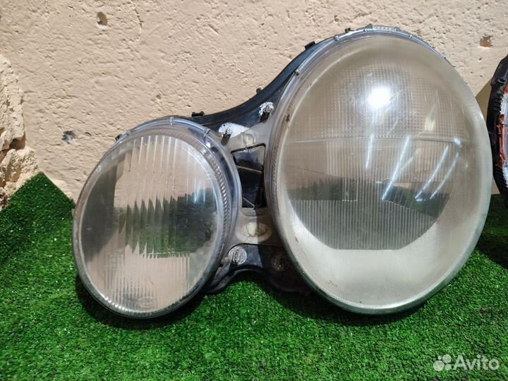 Стекло фары Mercedes-Benz w210