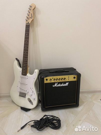 Электрогитара Fender с комбо усилителем Marshall