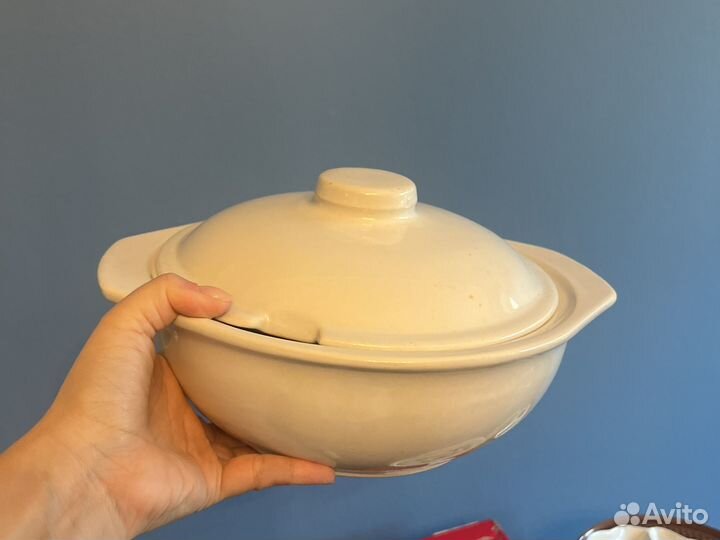 Блюда, тарелки, чайник и чашки, бокалы