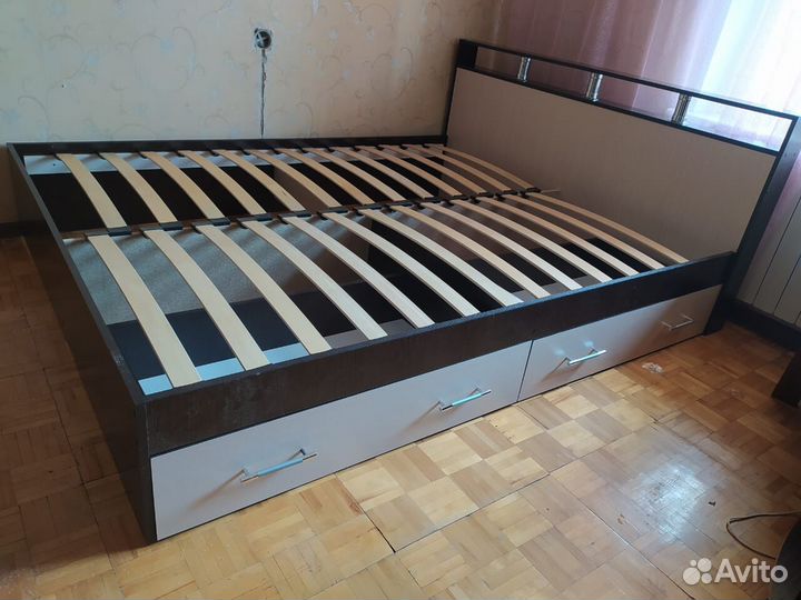 Кровать двухспальная