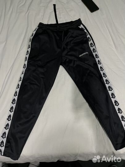 Штаны unaffected