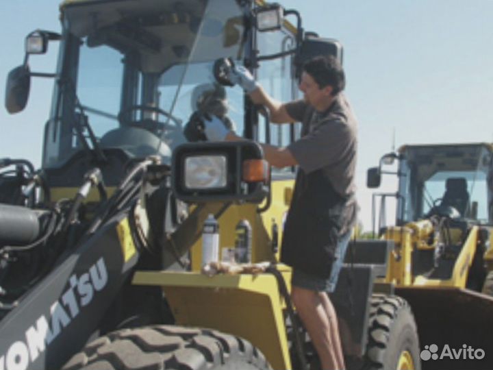 Стекло лобовое левое Hitachi