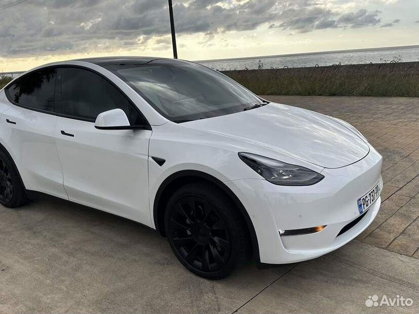 Tesla Model Y AT, 2022, 99 км