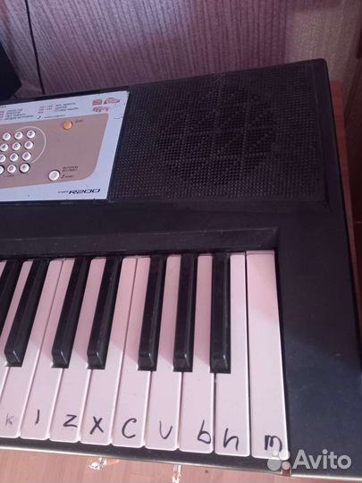 Синтезатор yamaha PSR-R200