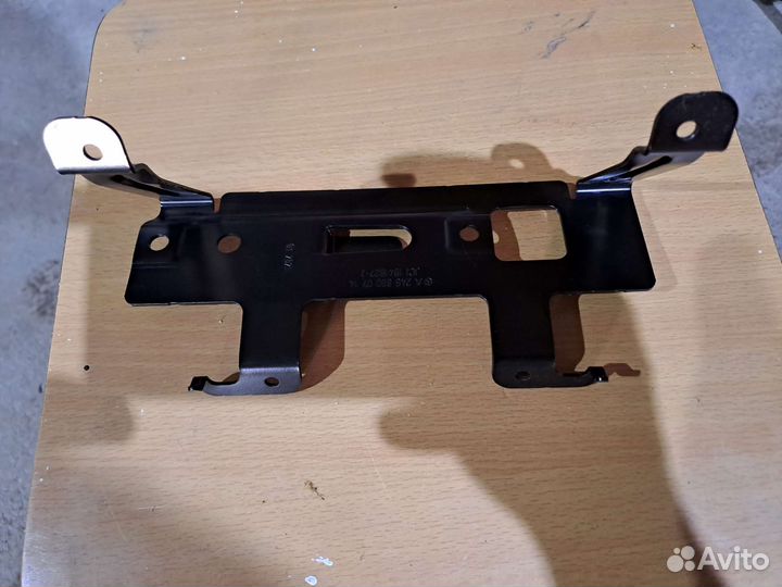 Крепление огнетушителя Mercedes Benz