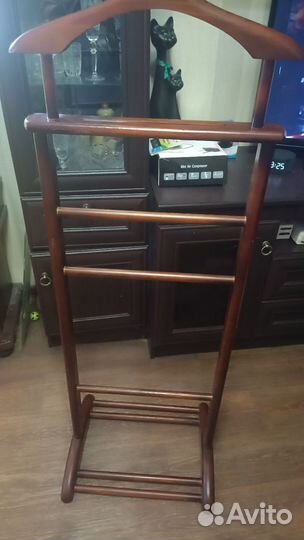 Вешалка для одежды напольная