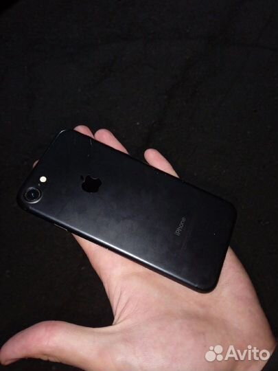 Телефон iPhone 7 32