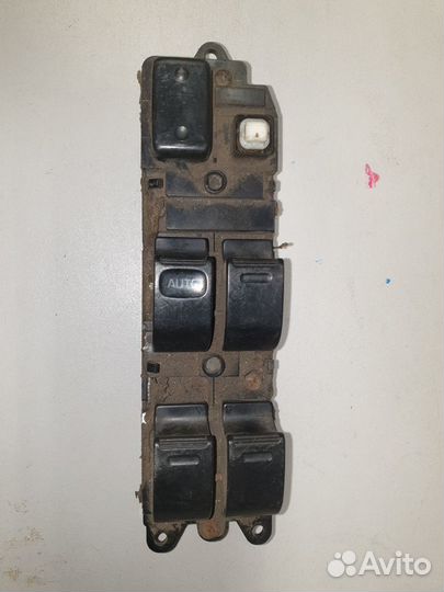 Блок управления стеклоподъемниками Toyota Camry