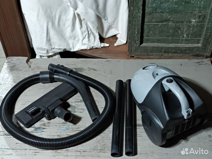 Пылесос Elenberg