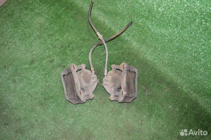 Суппорт передний mitsubishi Carisma