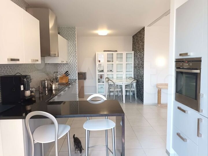 2-к. квартира, 70 м², 6/9 эт.